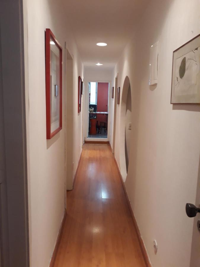 Apartamento Em Copacabana Na Quadra Da Praia! Sol, E Muito Conforto! *